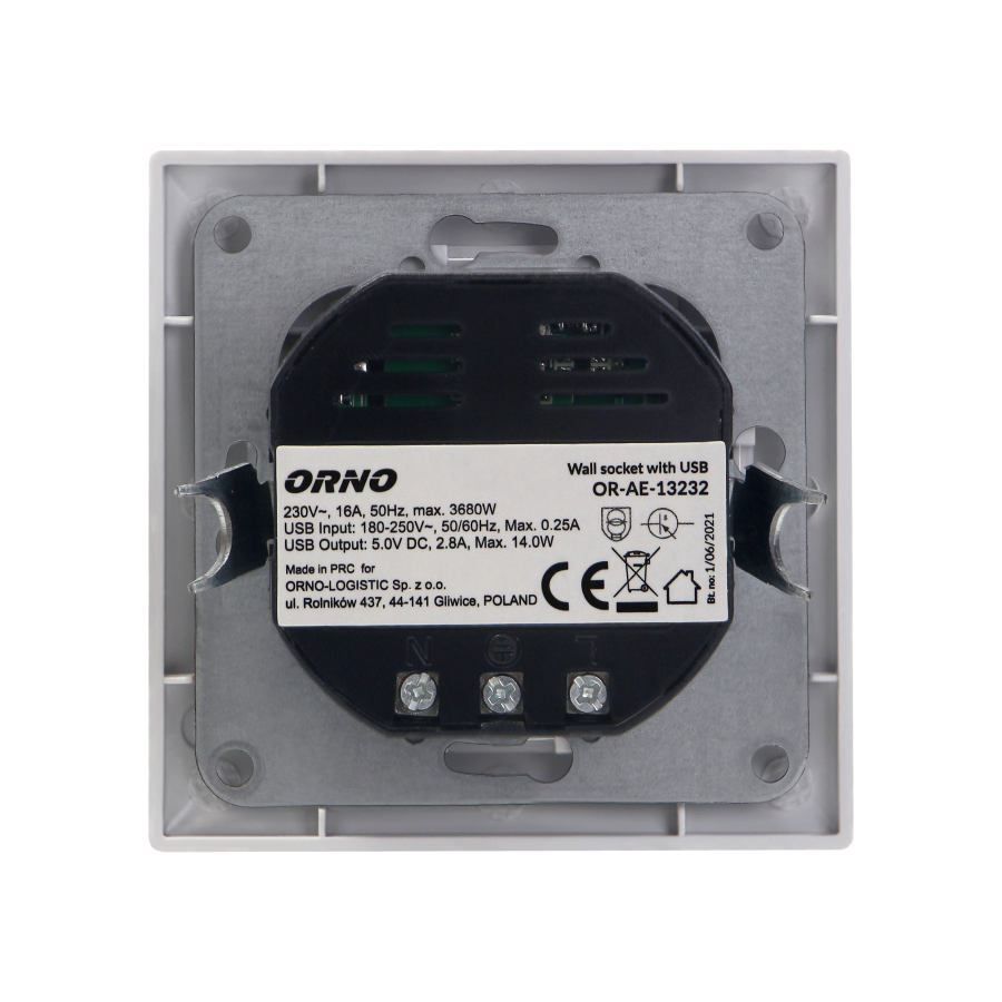 Gniazdo pojedyncze 2P+Z, USB-A + USB-C ,Wyjście 5VDC Max 2,8A