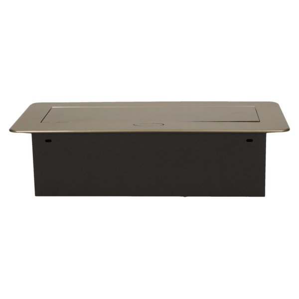 Gniazdo meblowe wpuszczane w blat z płaskim, frezowanym rantem, 3x2P+Z, mosiądz