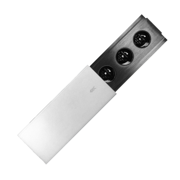 Flush-fitting furniture socket 3x2P+Z with sliding cover, silver-black