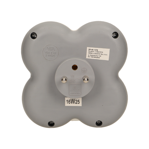 Triple socket outlet with ON/OFF switch