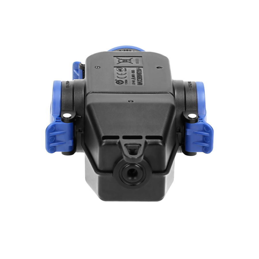 Triple socket outlet