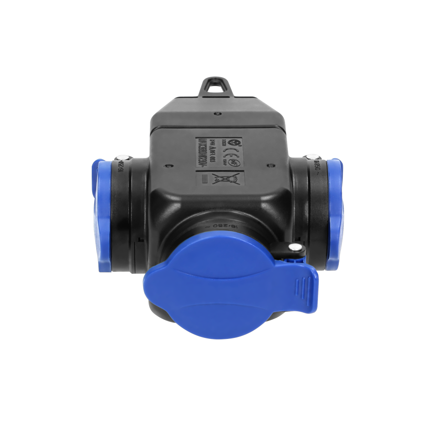 Triple socket outlet